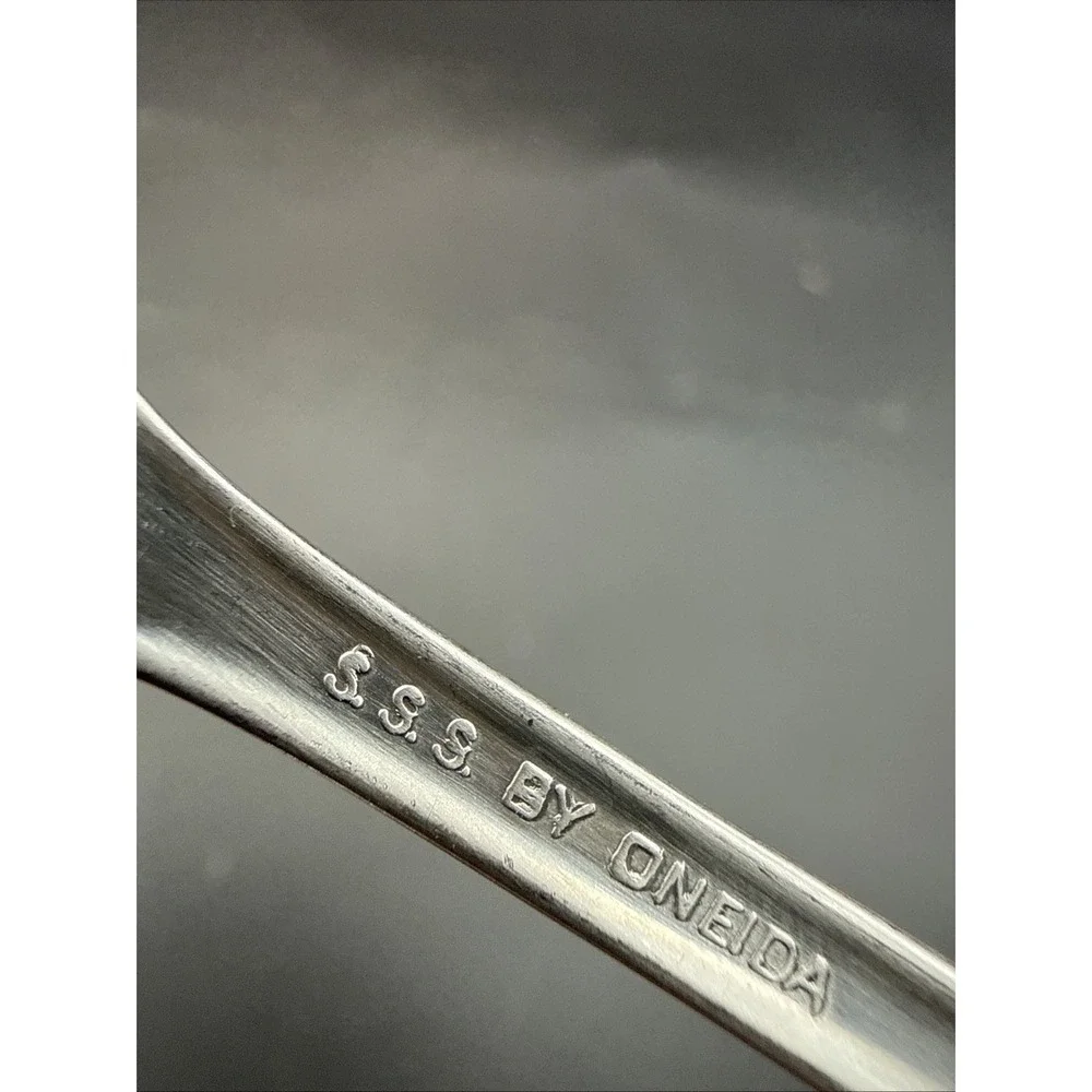 Oneida Stainless Serving Spoon Fork Yorktowne SSS 8.25